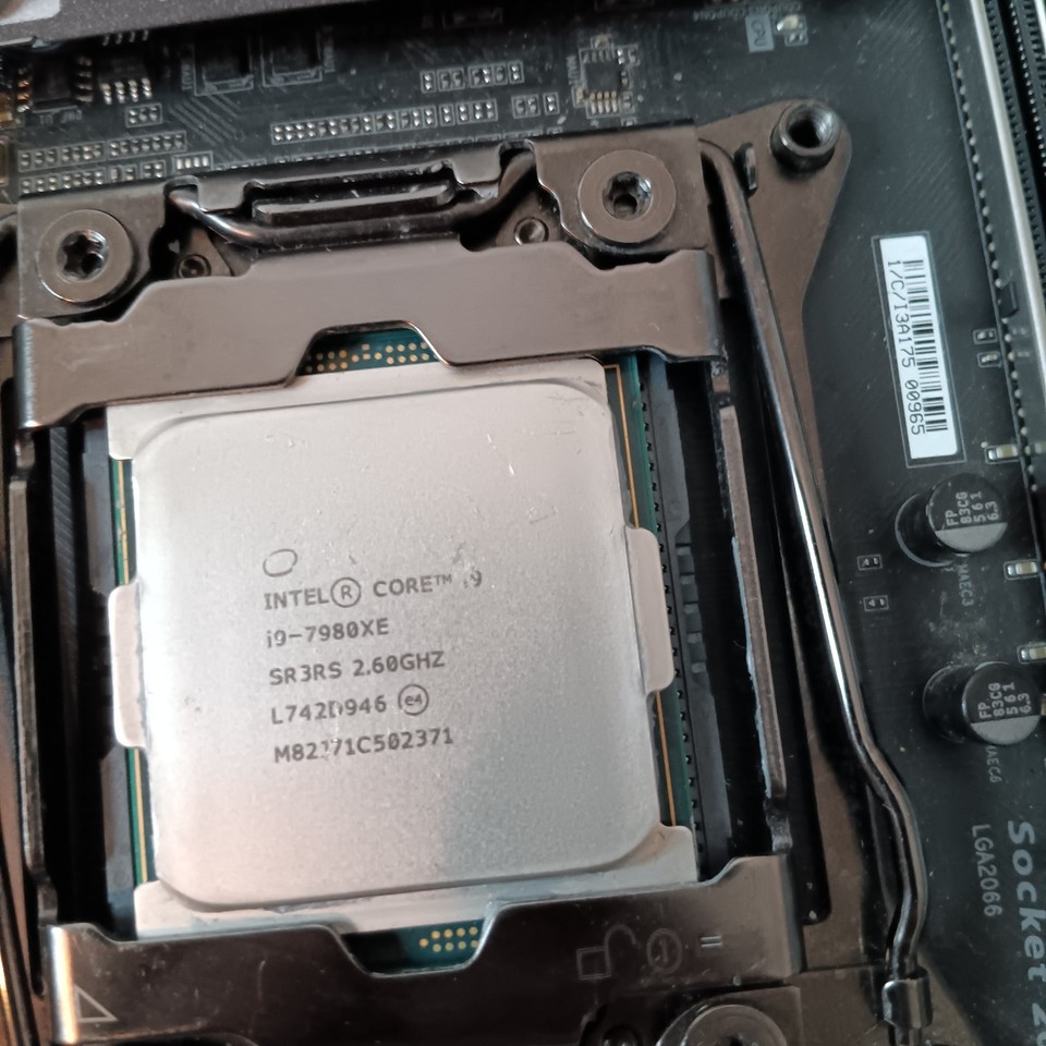 Intel Core i9-7980XE Gigabyte X299 Designare EX 16GB DDR4 2400 ...