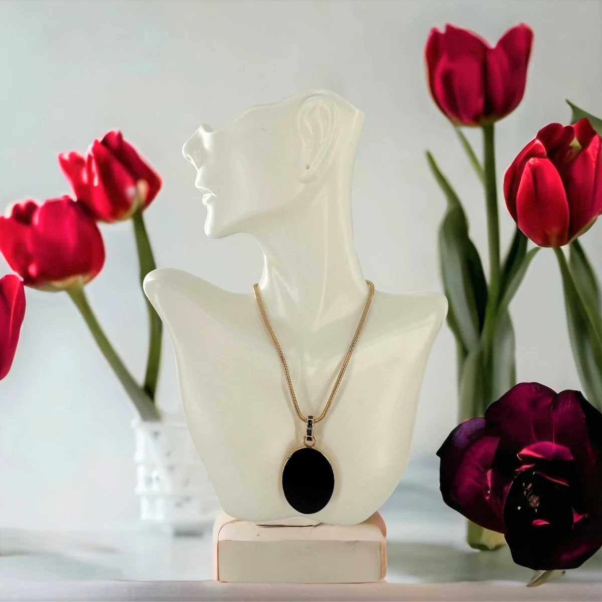 Vintage liz shop claiborne necklace