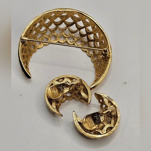 80's Monet Crescent Moon Open Work Earrings & Brooch Set Gold Tone Clip-On Demi - Picture 3 of 9