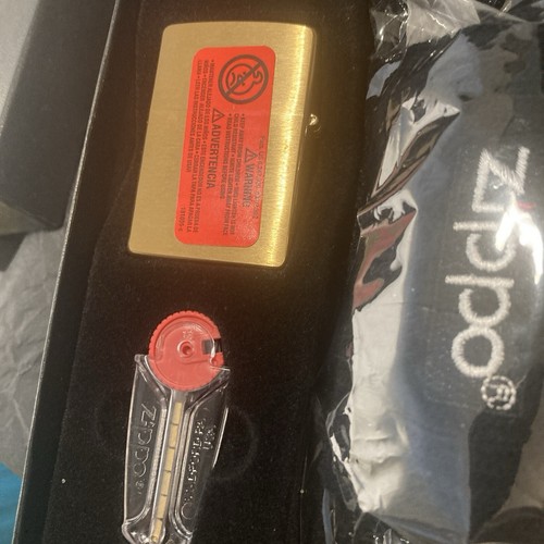 zippos lighters Double XL Collector Gift Box WHERE EAGLES DARE + Gloves+ Flints - Picture 19 of 24