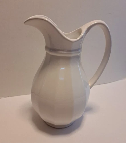 Vintage Pfaltzgraff Heritage White Ceramic Pitcher 56-oz. 10" tall, 3.5 " base