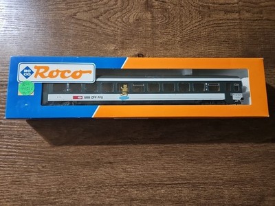 Roco 44336 Swiss SBB 2nd Class Passenger Car with bear graphic