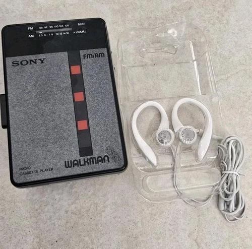 Vintage 80s Sony Walkman WM-AF22 AM FM Radio Black Cassette Player