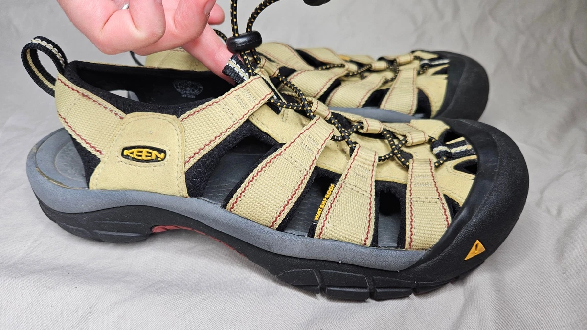 Keen ~ Newport H2 Black and Yellow Waterproof Closed-Toe Hiking Sandals keen newport h2 men main image 3