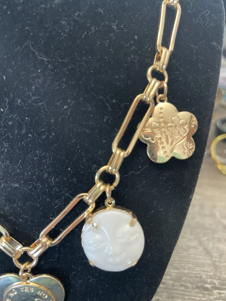 Collar con dije de cadena con clip en tono dorado corazón azul luna flor boho Foto 4 de 4