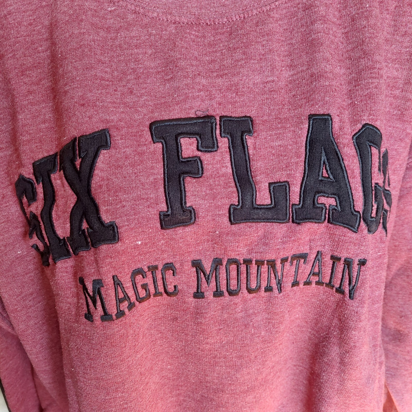 Six Flags Magic Mountain Pullover Sweater Size Me… - image 1