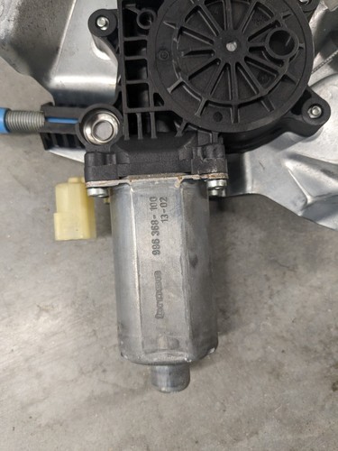 2002 - 2013 FORD TRANSIT CONNECT Left/Driver Side Front Window Motor/Regulator - Picture 2 of 11