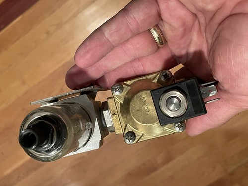 G5 107B Pneumatic Solenoid Valve w/Air Filter Separator - Picture 8 of 17