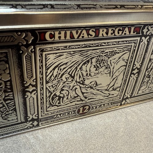 Scatola di latta pubblicitaria vintage anni 80 Chivas Regal Scozia invecchiata 12 anni Scotch Whiskey - Foto 2 di 12