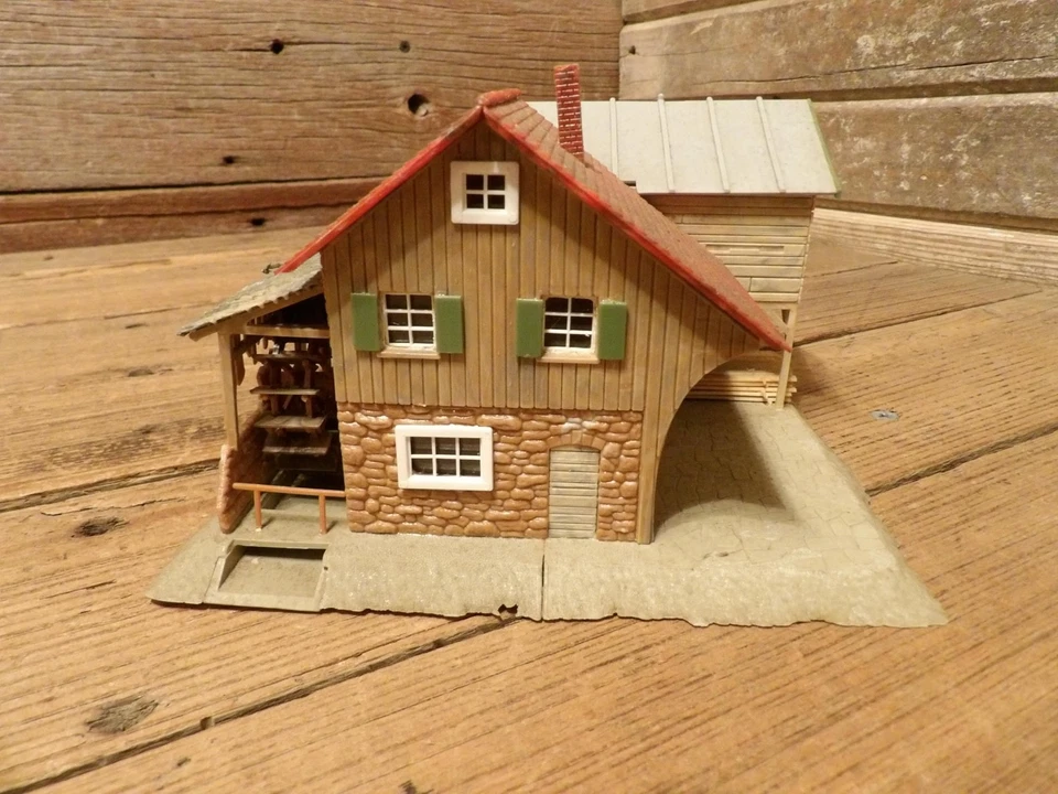 Vintage HO Scale Model Train Pre-Built Wood Industrial Building - Image 2 of 4