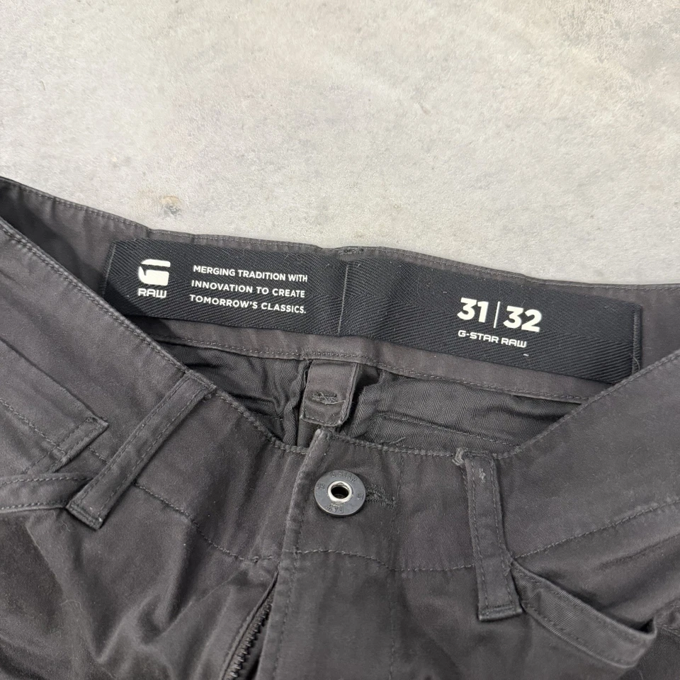 Pantalones cargo G-Star Raw Rovic 3D regulares cónicos, gris oscuro, para hombre 31x32, con defectos Foto 2 de 4