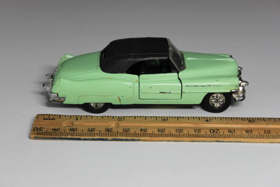 Diecast Car Lot of 3 Land Rover Defender 110 1952 Cadillac 1931 Rolls Royce 4-5" - Image 2 of 4