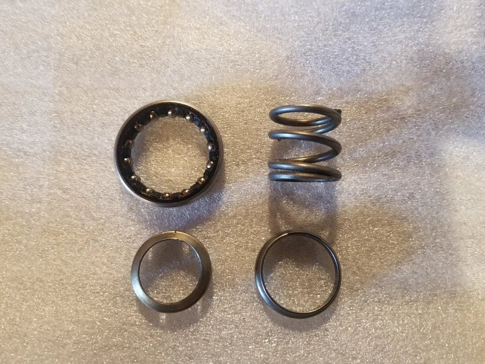 Chevrolet GMC VAN G10 G20 G30 1982-95 columna de dirección inclinable cojinete de cubo superior * Foto 3 de 4