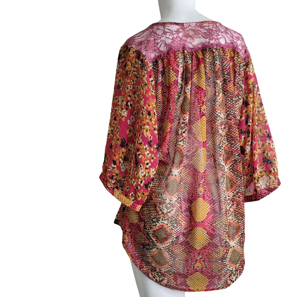 Fig & Flower Small blouse women top sheer floral button patchwork lace hi-low - Image 3 of 4
