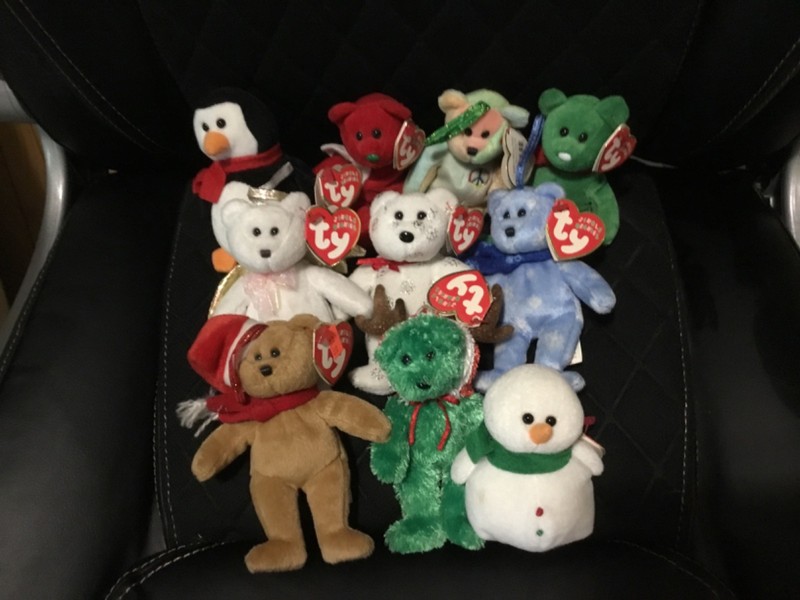 Lot Of 10 Vintage TY Jingle Baby Beanies Mini Christmas Holiday Plush Ornaments