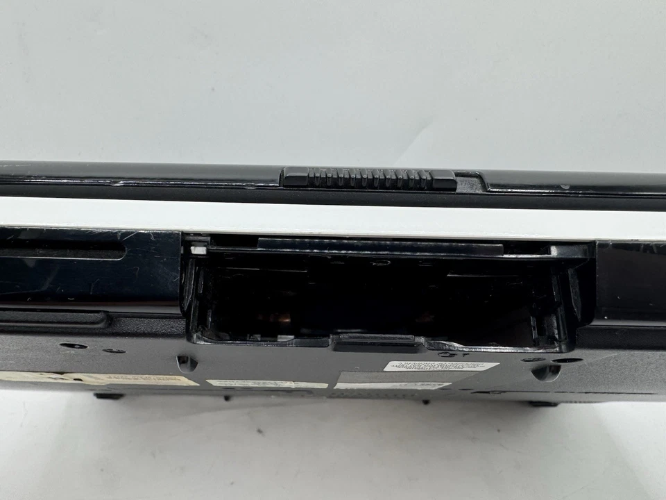 Toshiba Qosmio F45-AV411 Audio Video Notebook, Bulit In Harman Kardon Speakers - Image 4 of 4