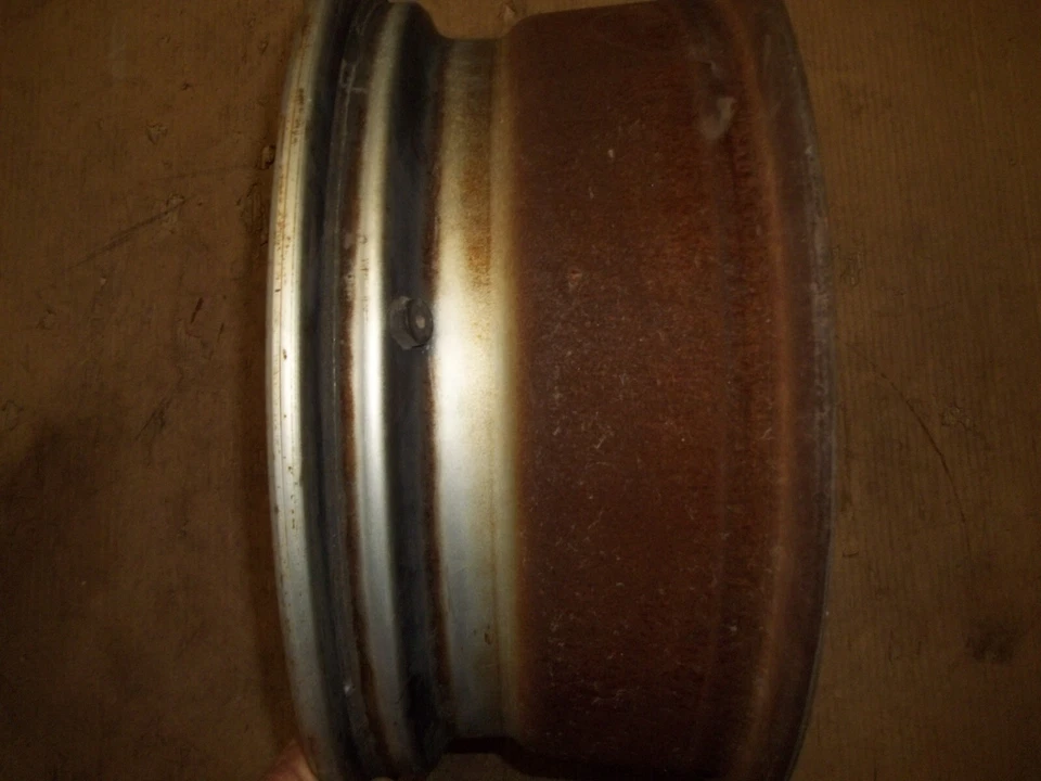 Llanta de acero Sierra Silverado 1500 Express Van Astro Tahoe 99-08 16" OEM 5128 Foto 3 de 4