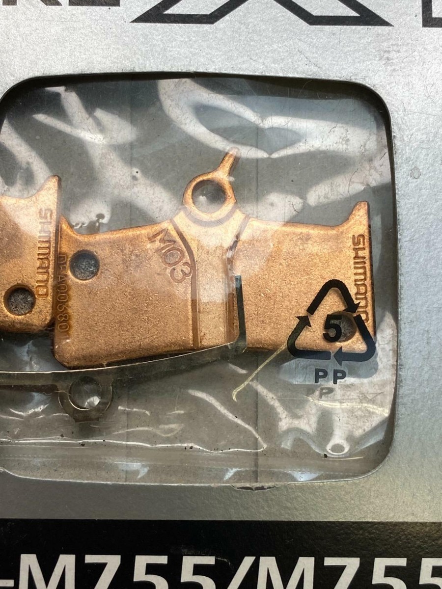 new Deore XT M755 M03 Metal Disc Brake Pads and Spring BR-M755 | eBay