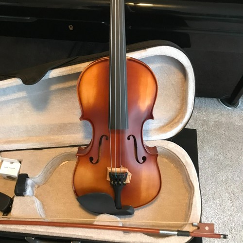 Gorgeous Solid Wood 4/4 Full Size Violin with Spruce Top & Maple Back and Sides - Picture 6 of 13