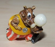 Variante Dribbel Boys Power Porky Stoßzähne und Ball glasig mit Emblem D1990