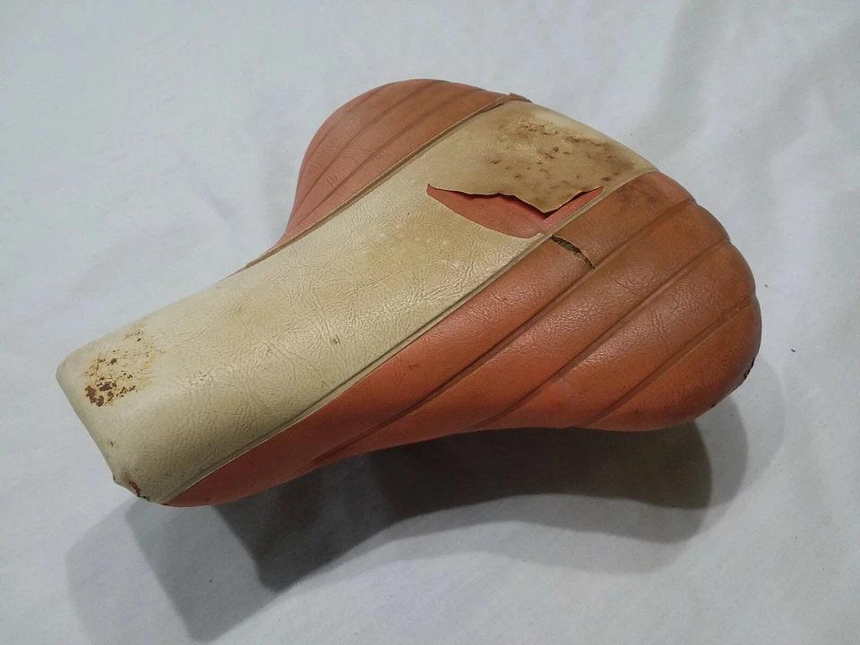 Велосипедное сиденье Vintage Persons - двухцветное красно-белое - Изображение 2 из 4