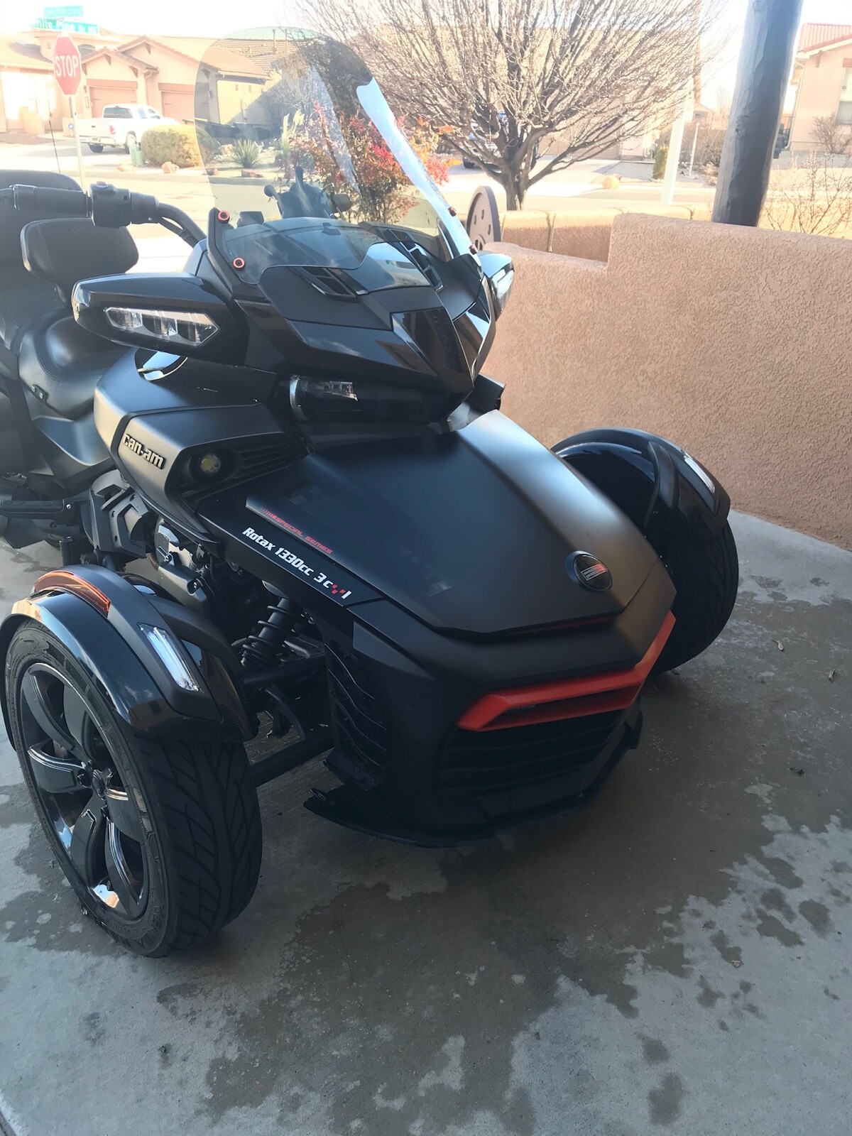 2016 Can-Am Spyder® F3 Limited Special Series 6-Speed Semi-Aut  2016 Can-Am Spyder® F3 Limited Special Series 6-Speed Semi-Auto