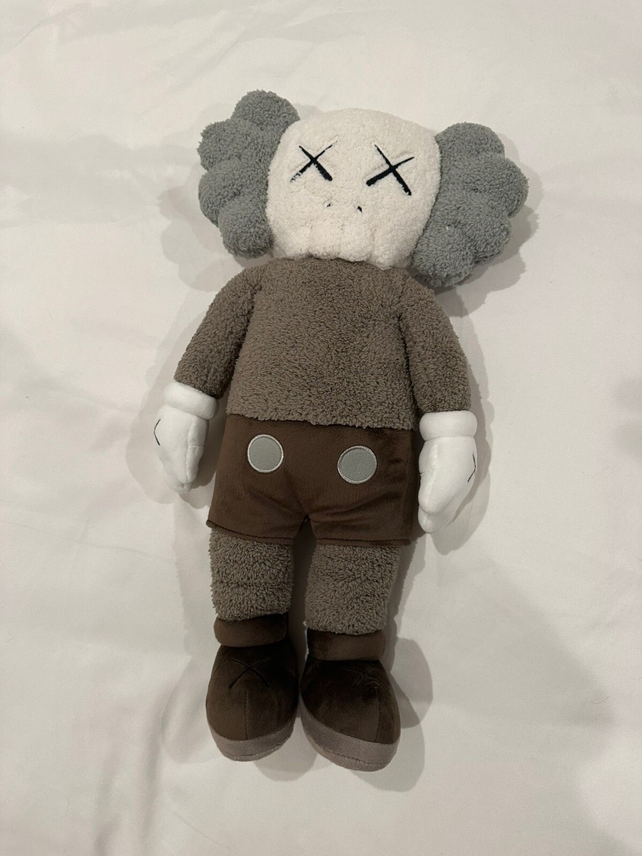 KAWS HOLIDAY HONG KONG Limited 20 KAWS HOLIDAY HONG KONG Limited 20