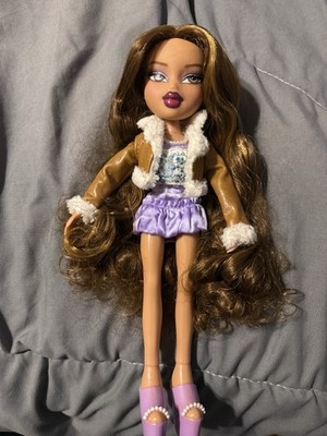 2001 Bratz Yasmin Doll with Clothes and Shoes No Stand MGA
