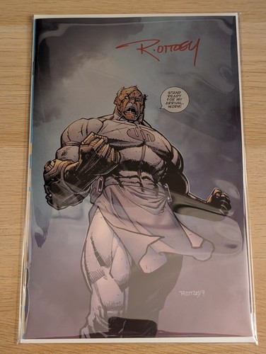 INVINCIBLE #61 VIRGIN FOIL C2E2 Exclusive -  SIGNED BY RYAN OTTLEY - Picture 1 of 6