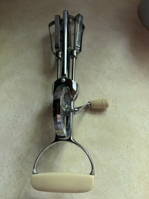 Manual Handheld Egg Beater Mixer, Chrome Metal, Silver/Beige Handle, 2 Beaters