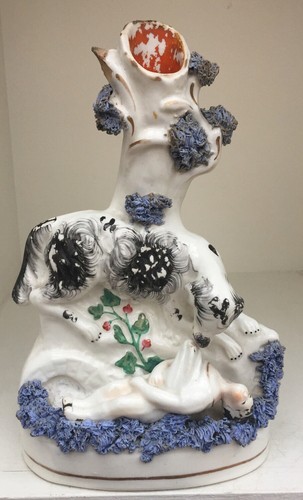 SELTENE ANTIKE STAFFORSHIRE FIGUR EINES HUNDES, DER EIN KIND VOR DEM FLUSS RETTET - Bild 1 von 6