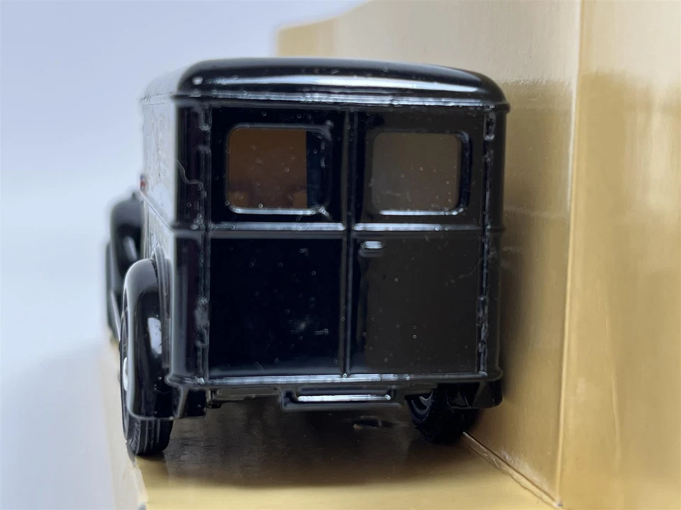 GMC Van 1937 Goblin Electric Cleaners Models of Yesteryear 1:45 Matchbox - Image 4 of 4