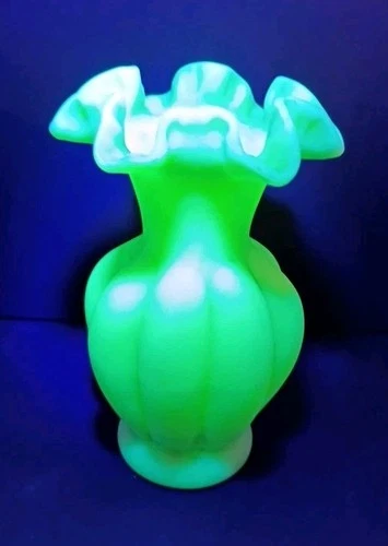 Vintage Fenton Green Custard Glass Melon 5.75" Vase Glass Glows *SMOKE RESIDUE!*