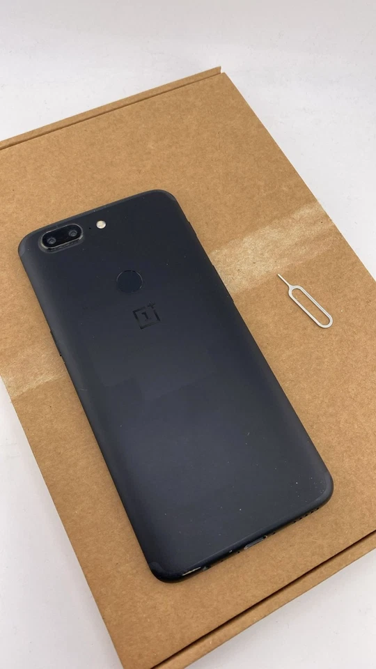 OnePlus 5T A5010 Black Unlocked Dual Sim 128GB 6GB RAM 6" Android Smartphone - Image 3 of 4