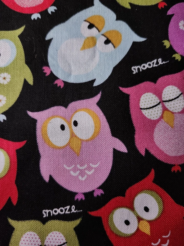 Coloridos Búhos 2009 Brother Sister Designs Tela De Colección por Yarda Foto 2 de 4