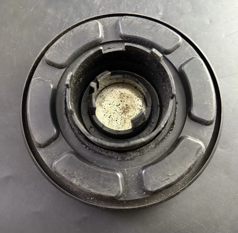 CARGADOR DODGE RAM VOLANTE DEPORTIVO BOCINA BOTÓN TAPA PESTAÑAS ROTAS VC4 Foto 2 de 4