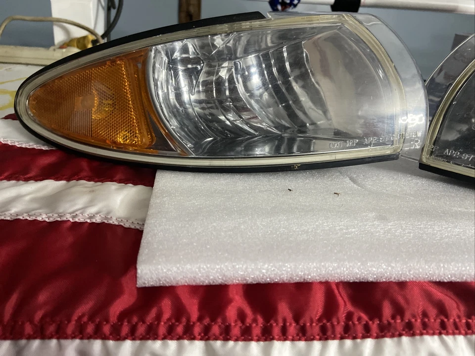 Juego de pares de luces de señalización lateral de estacionamiento para 97-03 Pontiac Grand Prix OEM GM Foto 2 de 4