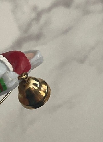 Vintage Hallmark Christmas Mouse Ringing Bell Brooch Pin Hal-46 - Picture 6 of 8