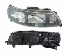 Right Headlamp for Volvo XC70 Cross Country 2001-2004 (Takes H7 / HB3 Bulbs)