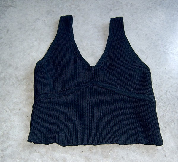 GLASSONS Womens Cropped Tank Top Black Rib Knit Sleeveless V-Neck SZ MED