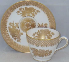 Set of 4 Spode Golden Clipper Footed Cup & Saucer Sets