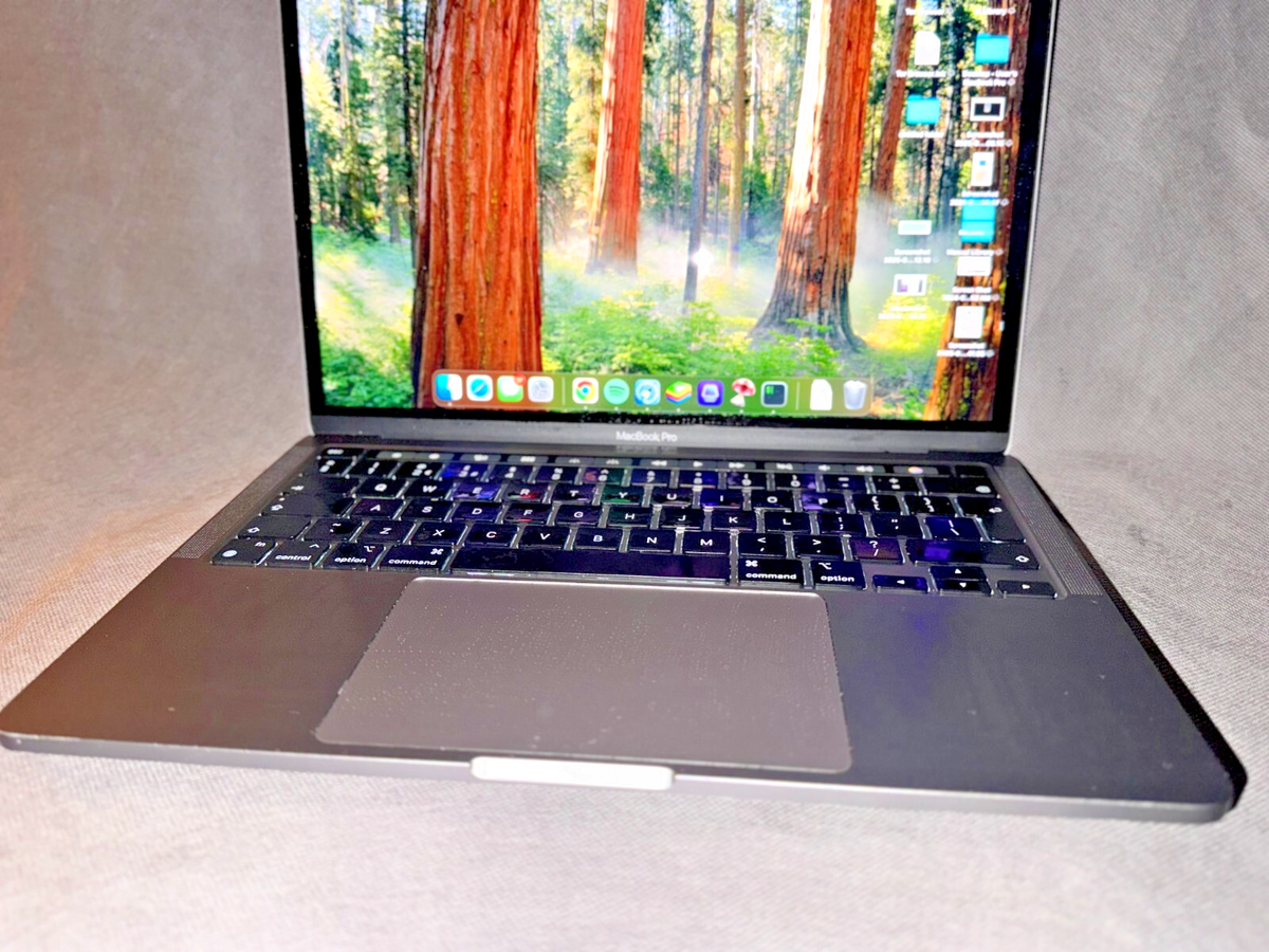 Apple MacBook Pro 13 Inch M1 (2020) - 8GB RAM, 256GB SSD Apple MacBook Pro 13 Inch M1 (2020) - 8GB RAM, 256GB SSD
