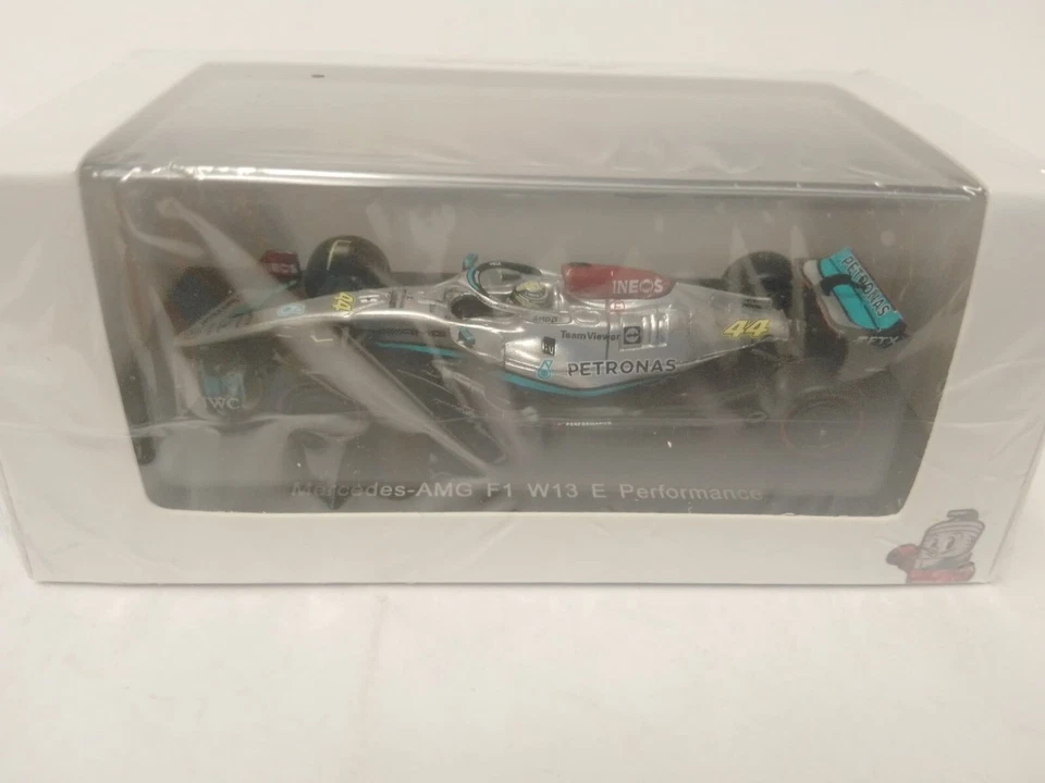 Spark F1 Mercedes AMG W13 #44 Lewis Hamilton 2022 1/64 Y256 - Immagine 2 di 3