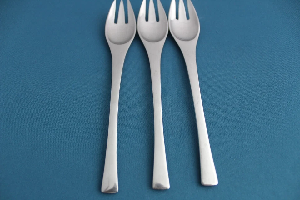 3 вилки для салата Dansk ODIN атласная нержавеющая сталь Германия 6 7/8 дюйма - Изображение 2 из 4