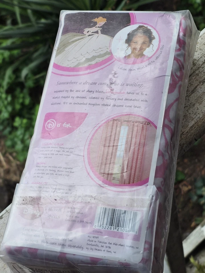 DISNEY CLASSIC Princesa DREAMSTATE Cortinas Rosa 2 Paneles 42x84 Nuevo En Paquete Foto 4 de 4