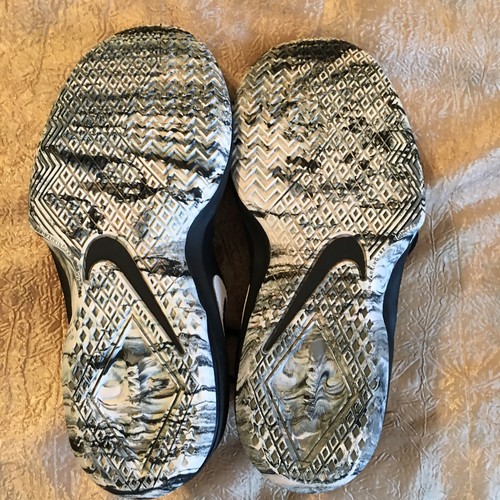 BOYS NIKE AIR MAX INFURIATE 2 BLACK METALLIC GOLD ANTHRACITE BASKETBALL SHOES 5 - Picture 4 of 9