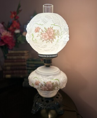 LOVELY LARGE VINTAGE WILD ROSE LAMP-Gone With The Wind Style-Roses On MILK GLASS