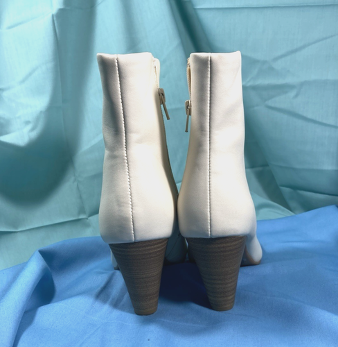 Kohl's Ankle Ivory Boots with 3" Heals & Zipper, Women's Size 8 1/2 M - Picture 4 of 12