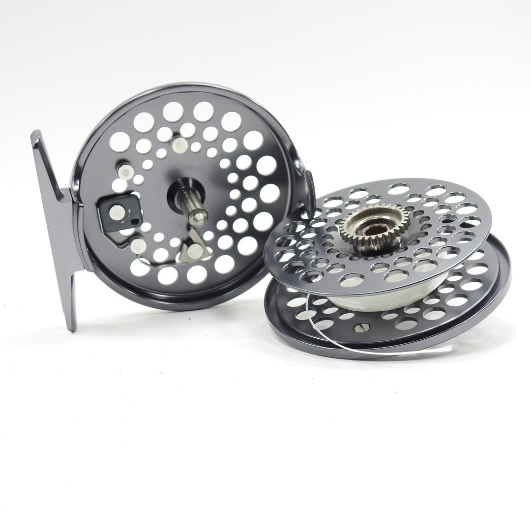 Orvis Battenkill II Fly Fishing Reel. W/ Pouch and Manual.