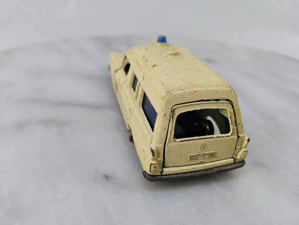 Ambulancia Matchbox King Size Nº K6 Mercedes Benz "Binz" Lesney Inglaterra Foto 3 de 4